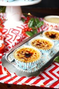 creme brûlée mini cheesecakes | The Baking Fairy #ad #PhillyMakesTheHolidays #ItMustBePhilly #RecipeShare @spreadphilly