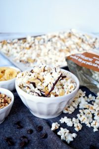 banana, hazelnut, and dark chocolate popcorn snack mix | The Baking Fairy #NewYearLessEvil #ad