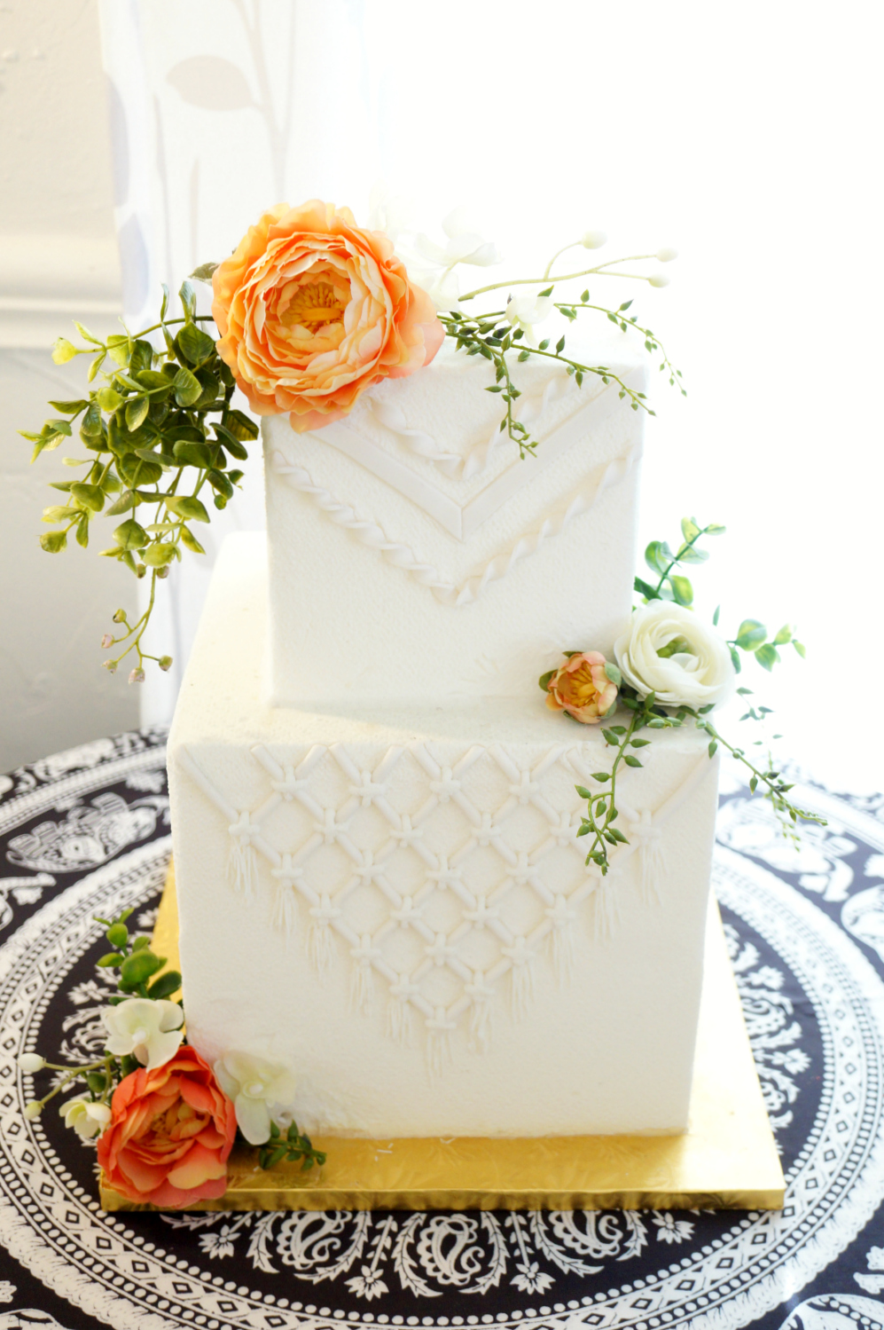 why I {as a baker!} chose NOT to make my wedding cake | The Baking Fairy