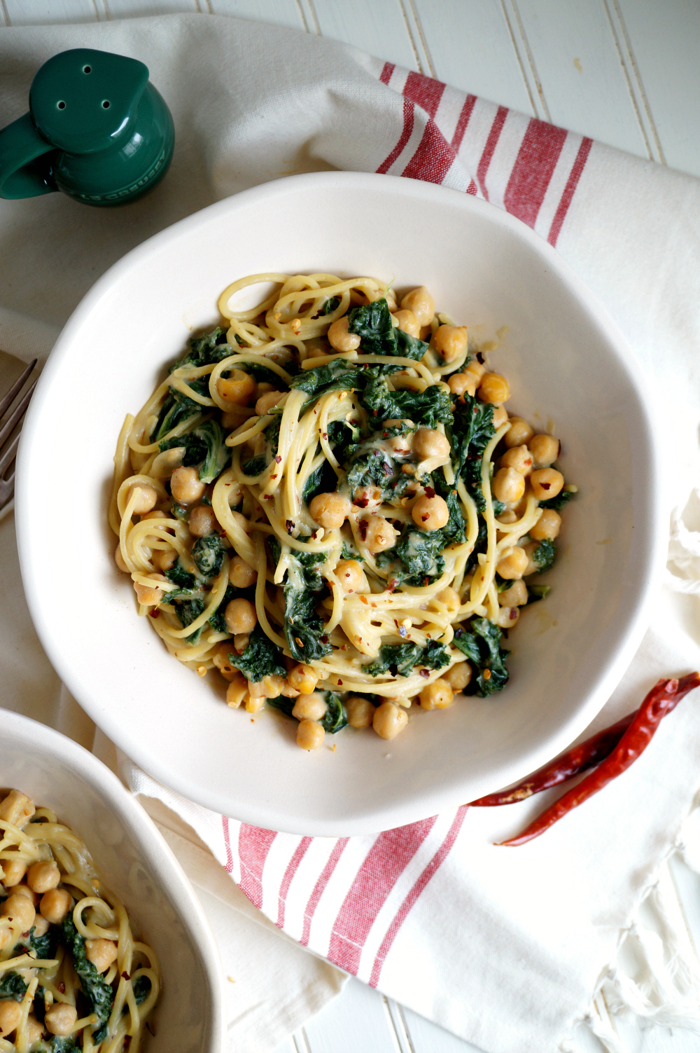 creamy vegan kale & chickpea pasta | The Baking Fairy