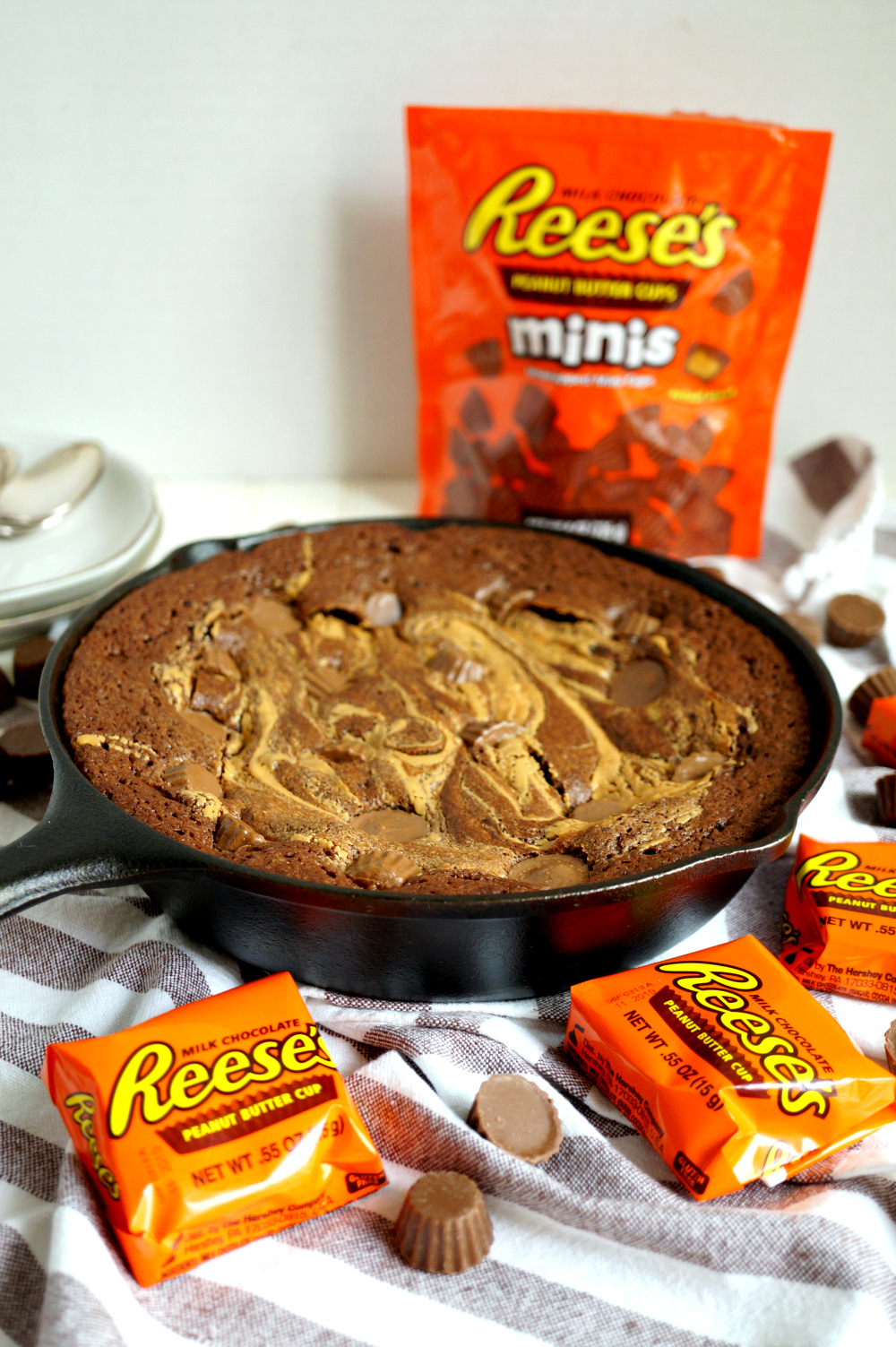 Reese's stuffed peanut butter skillet brownie | The Baking Fairy #TasteoftheTournament #ad