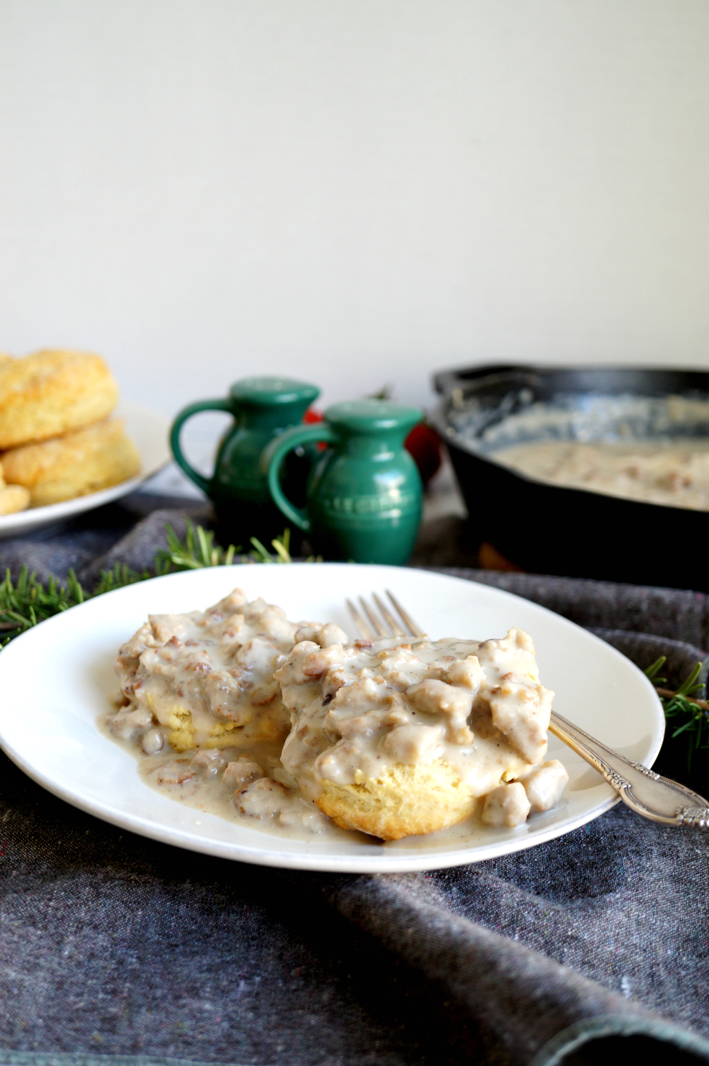 vegan biscuits & gravy | The Baking Fairy #BrunchWeek