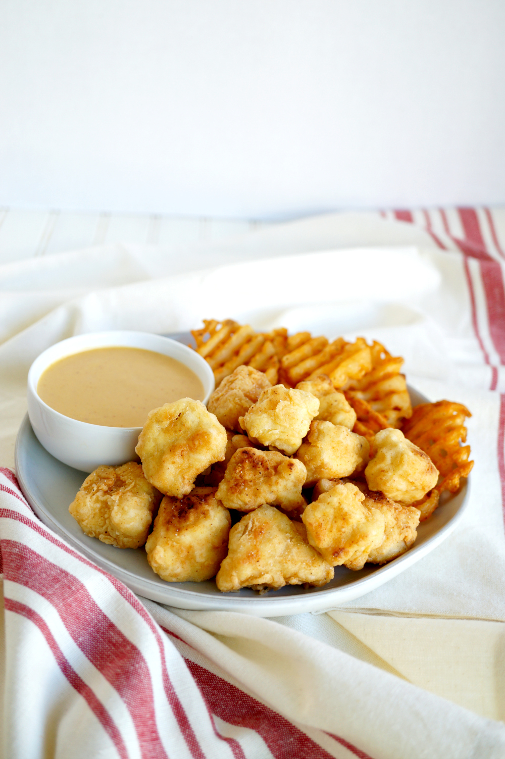 vegan chick'n nuggets with dipping sauce | The Baking Fairy