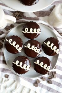 overhead shot of hostess cupcakes