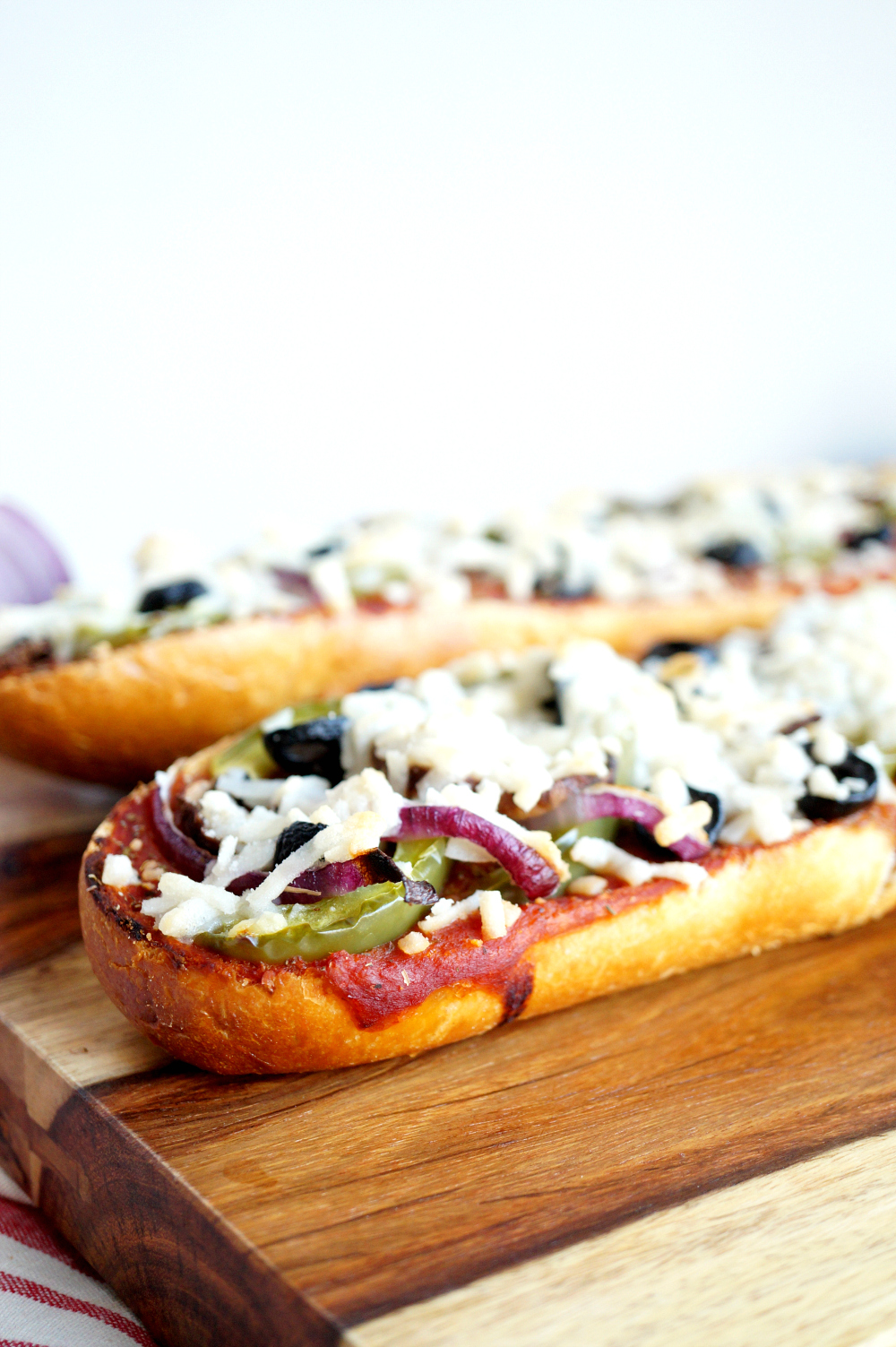french bread pizza from the side