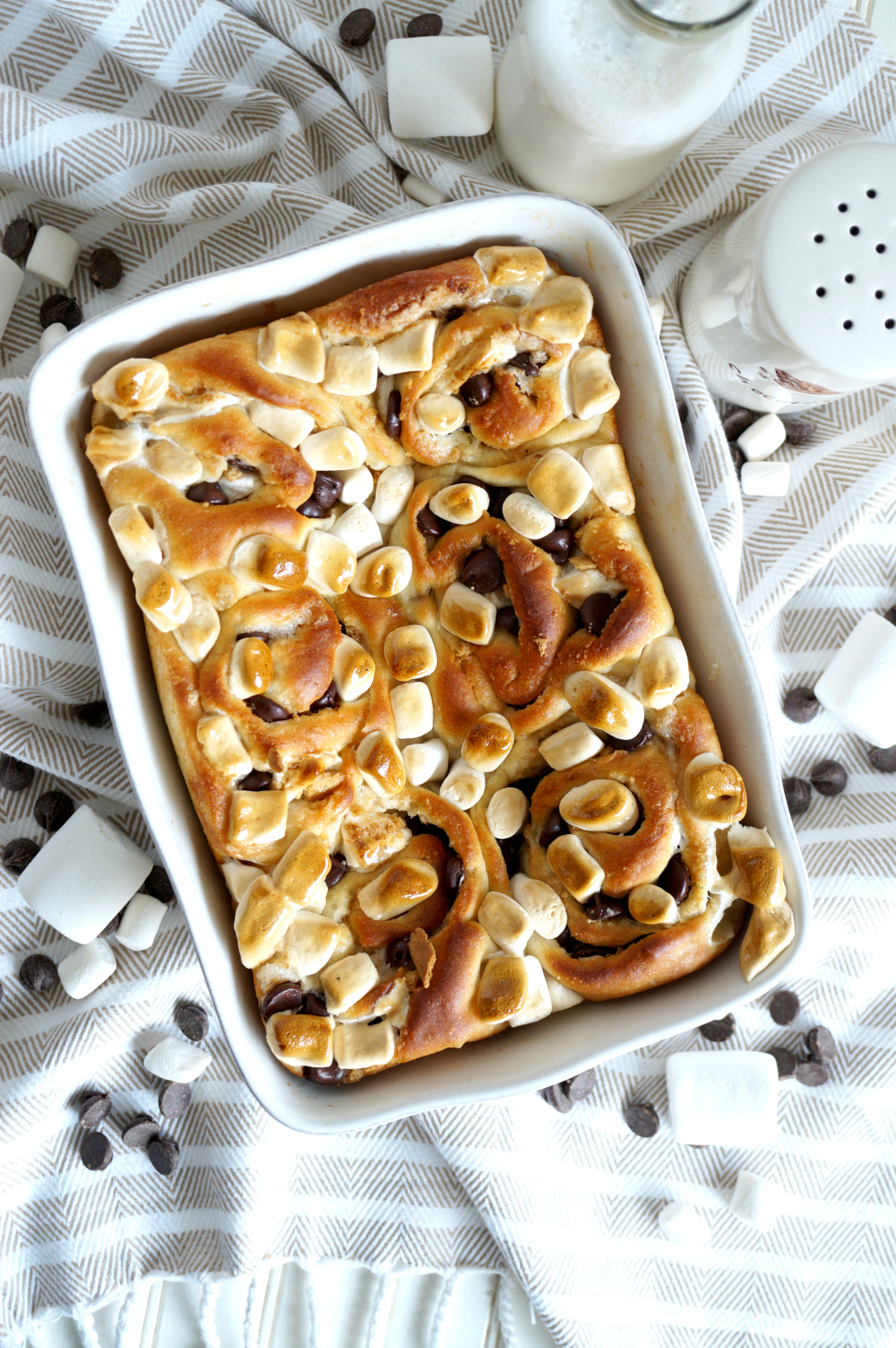 overhead photo of s'mores sweet rolls