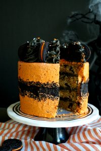 vegan Halloween cookies & cream fault line cake | The Baking Fairy #HalloweenTreatsWeek #ad