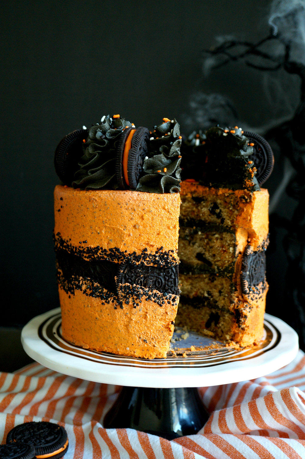 vegan Halloween cookies & cream fault line cake | The Baking Fairy #HalloweenTreatsWeek #ad