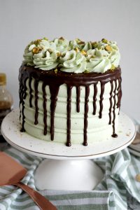 vegan pistachio chocolate chunk cake | The Baking Fairy