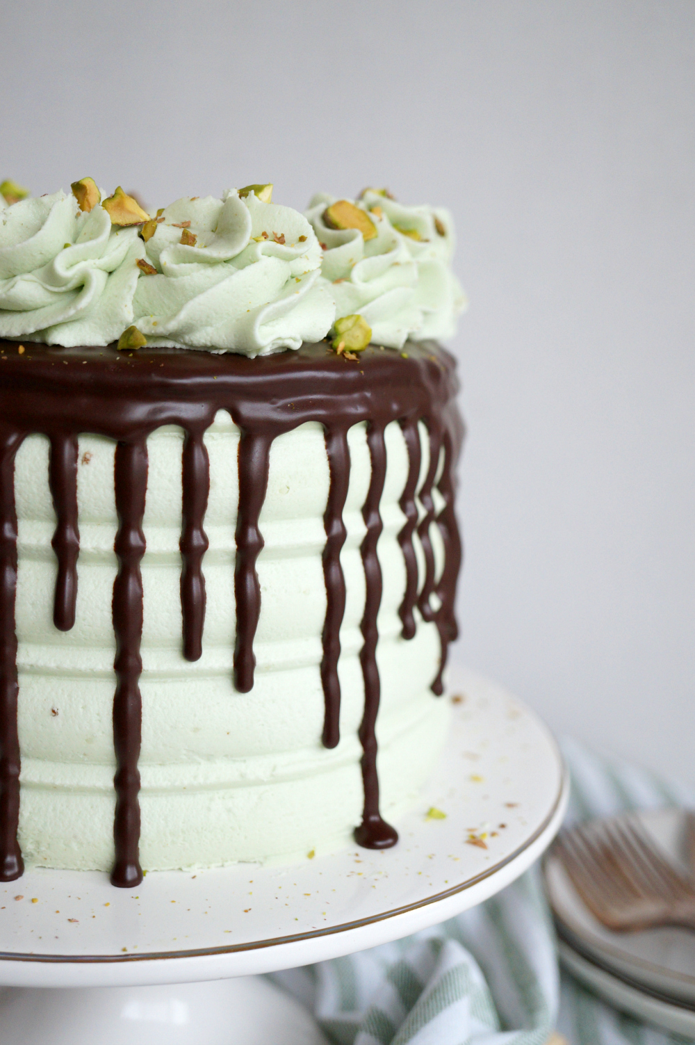 vegan pistachio chocolate chunk cake | The Baking Fairy