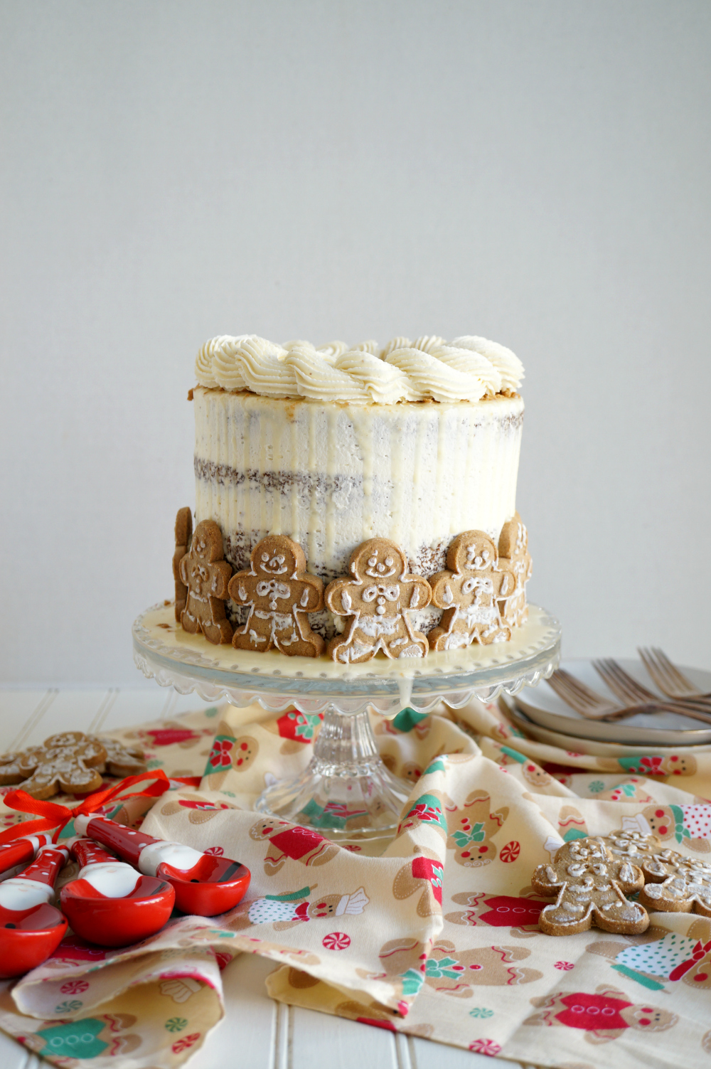 vegan gingerbread layer cake | The Baking Fairy #ChristmasSweetsWeek