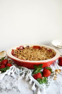 pan of strawberry pistachio crisp