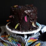 oreo-covered dirt & worms cake with gummy worms
