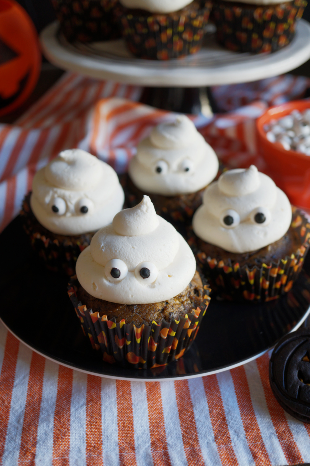 oreo pumpkin cupcakes with ghost frosting