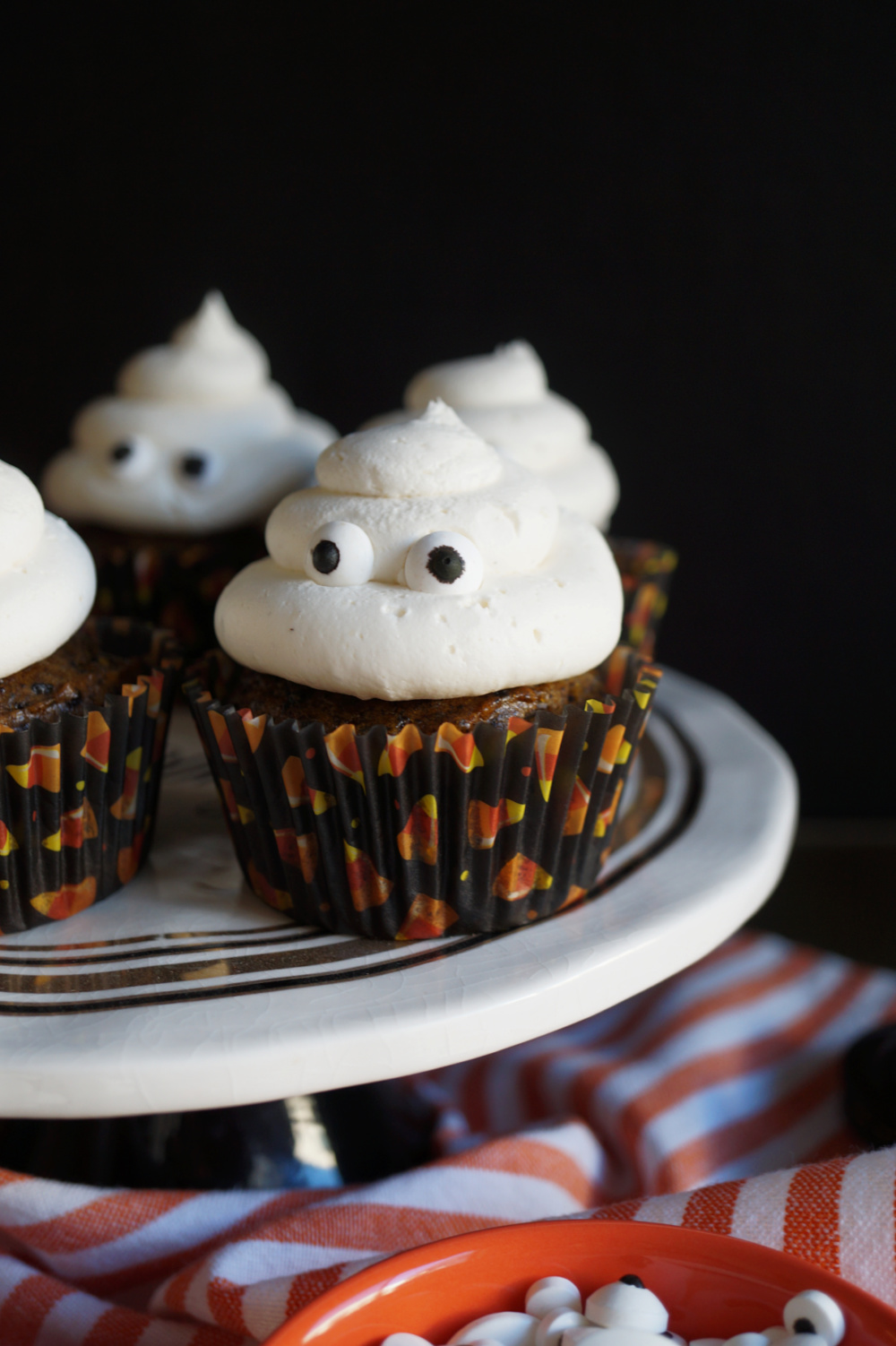 ghost cupcakes on cake stand